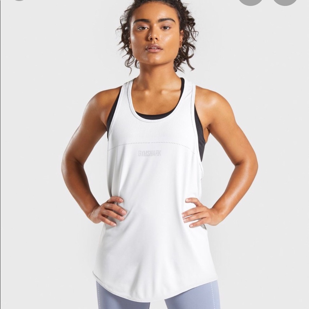 GYMSHARK LIGHTWEIGHT SEAMLESS VEST in OYSTER WHITE